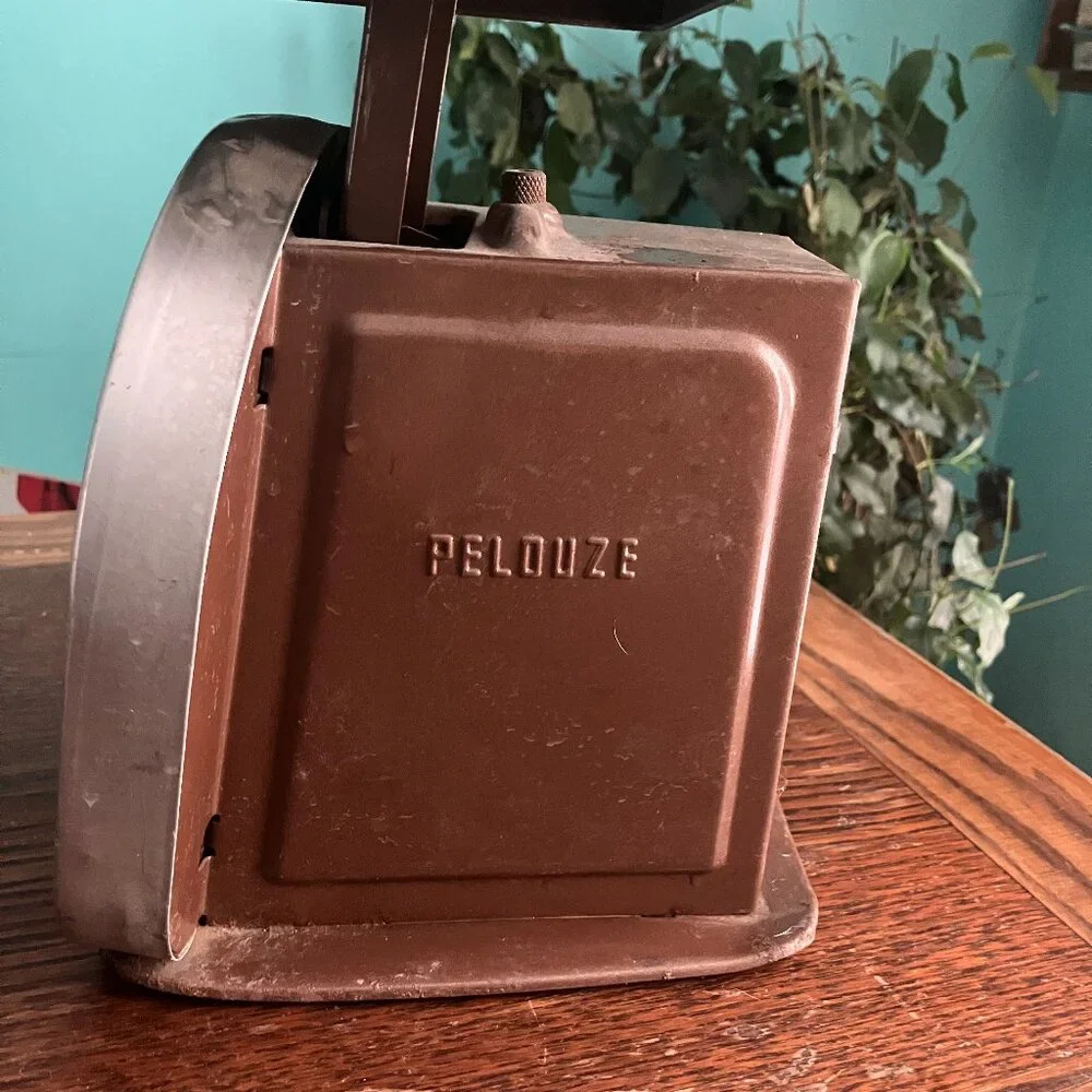 Vintage Pelouze Model Y-50 Postal Scale – 50 lb Capacity – Retro Industrial Deco